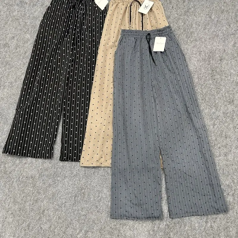 Quần dài ống rộng kaki lụa in tim nhỏ phối sọc lưng chun mát mẻ unisex nam nữ 4