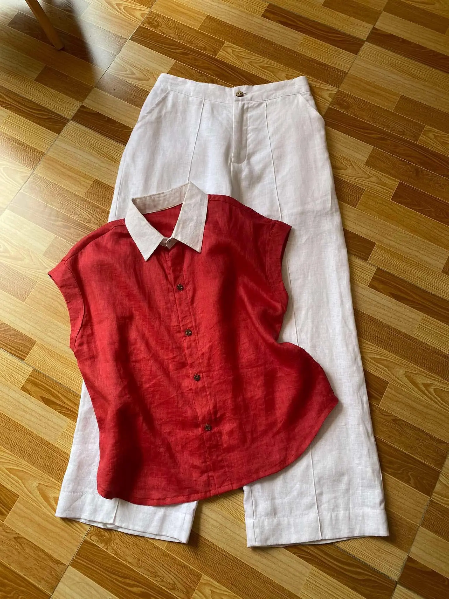 Sét Áo Ngắn Tay Áo Sát Nách Đỏ Kèm Quần Nữ Linen Dài Qua Gối Quần Dáng Suông Nữ Trắng Tiêu, Đi Biển Đi Chơi Du Lịch S7988