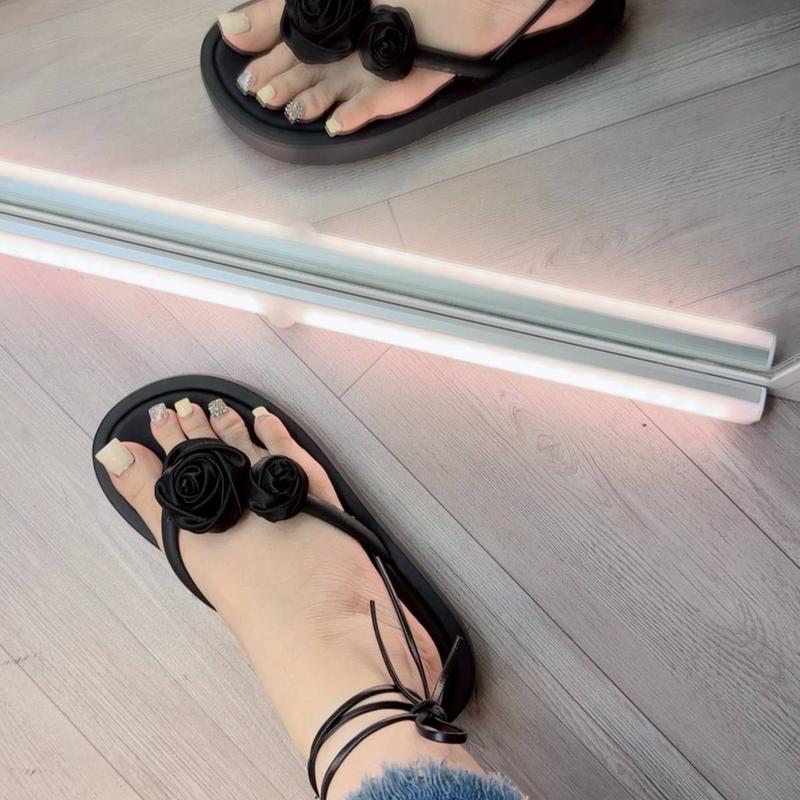 ( chân gầy lùi size) Sandan Chiến Binh Hoa hồng dây cột cá tính dêd mút bọc 3p Nữ DéP Sandal Cao Su GiàY