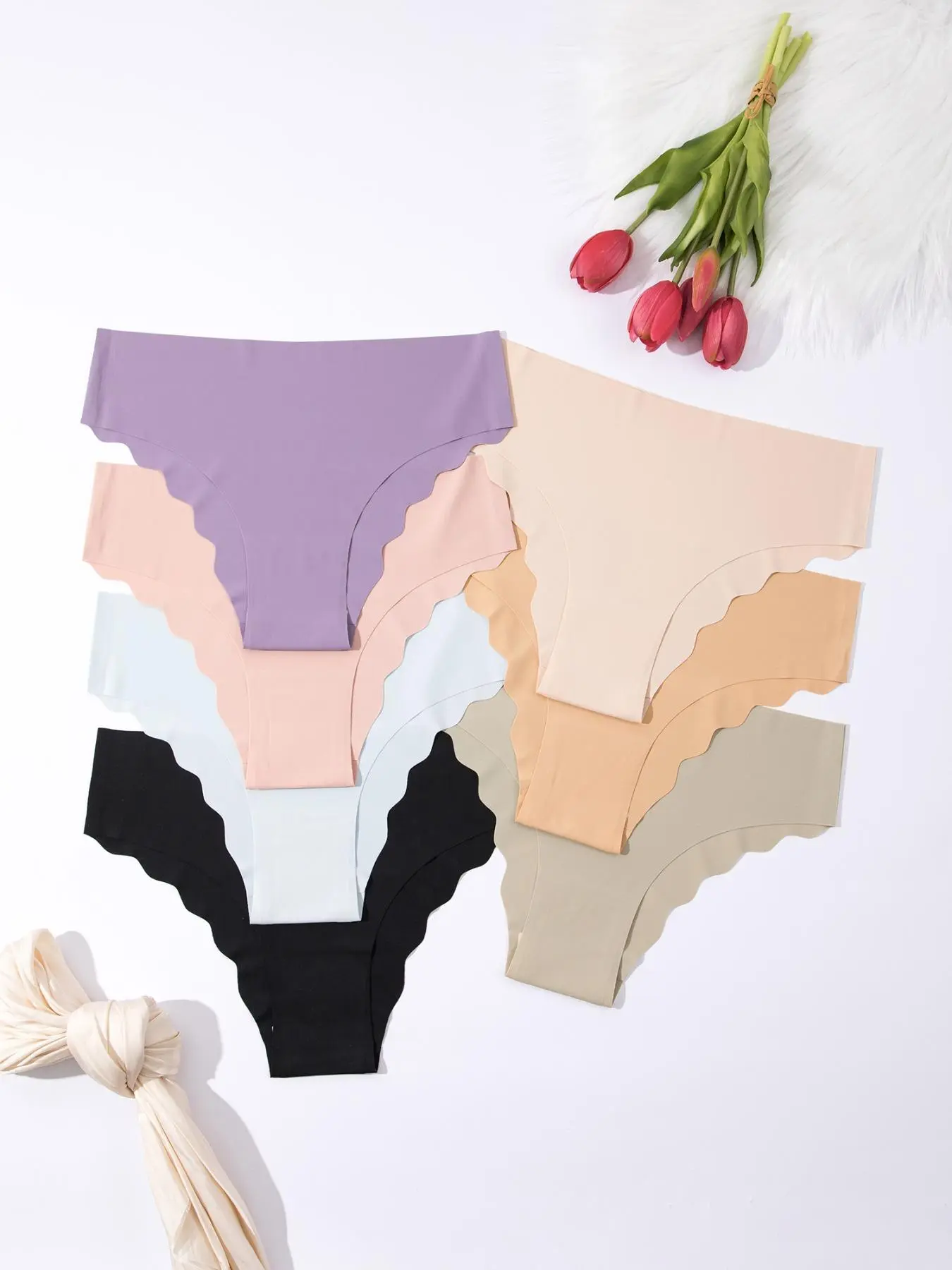 Women's Solid Color Scallop Trim Panty, Soft Pastel Comfy Breathable Seamless Knicker for Daily Wear, Underwear for All Seasons