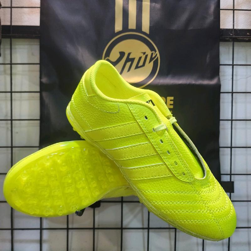 Giày đá banh, giày đá bóng, giày bóng đá sân cỏ nhân tạo ba sọc CT3 FULL CHUỐI hàng chuẩn loại 1 đã khâu full đế, bảo hành 60 ngày, tặng ngay 2 phụ kiện giày  bong da ct3  da