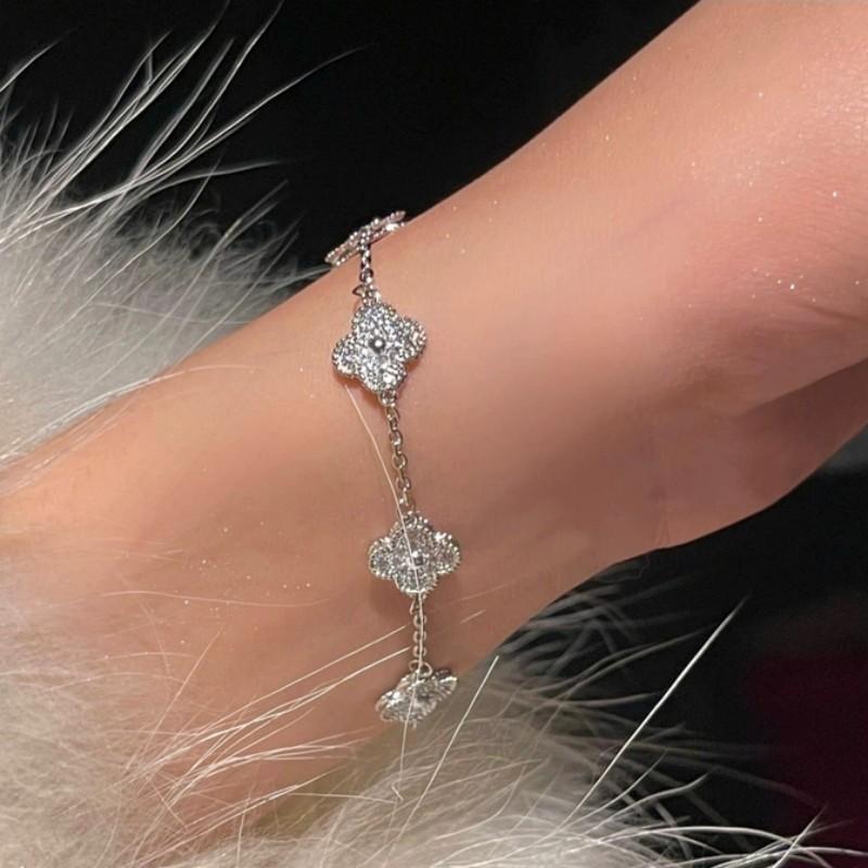 Product Introduction of Vòng Tay Zircon Dát Siêu Nhỏ Cỏ Ba Lá, Thiết Kế Sang Trọng Giá Cả Phải Chăng, Vòng Tay Năm Hoa Fritillary, Tinh Tế Và Cao Cấp, Dễ Phối Đồ, Thích Hợp Cho Nữ, Không Màu 13