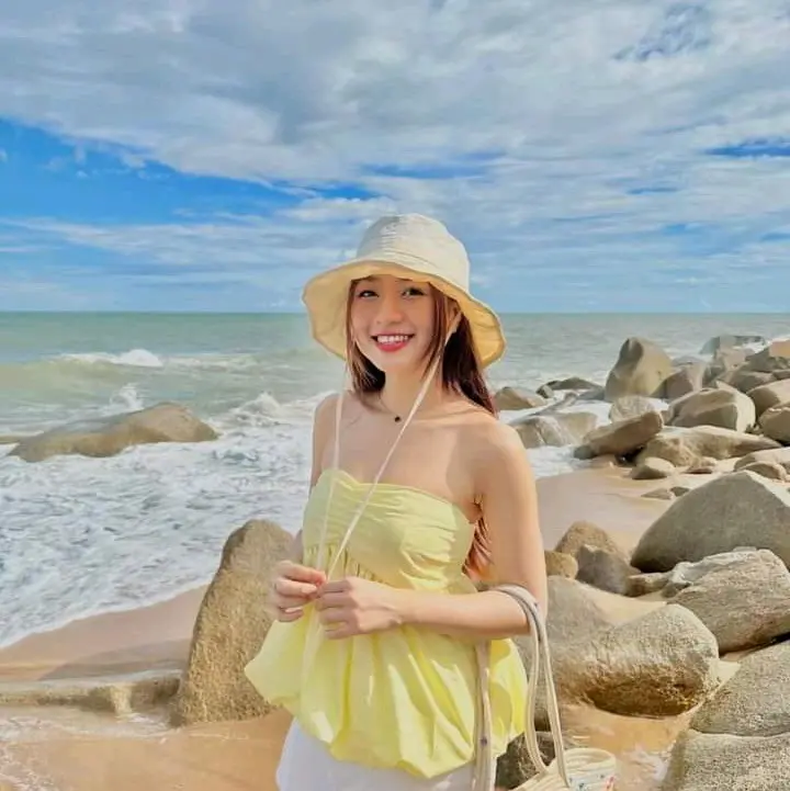 áo bí cúp ngực chạy thun.