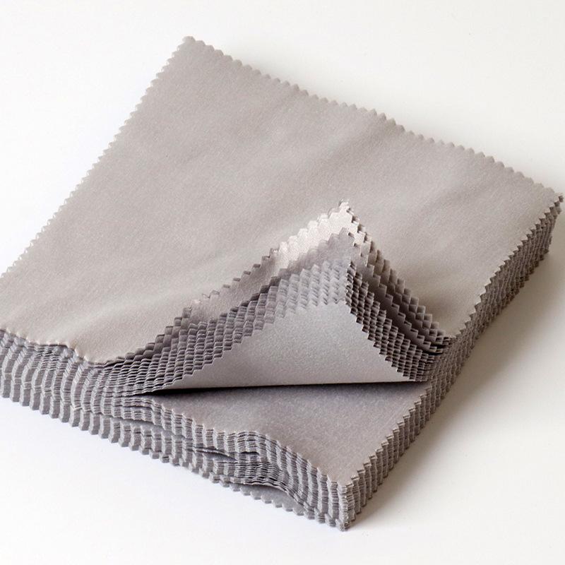 Product Introduction of Vải lau kính, được đóng gói riêng, màu xám, làm bằng Microfiber, có logo tùy chọn, thích hợp để làm sạch ống kính, cũng có thể được sử dụng làm vải lau đồng Đồng Hồ 2