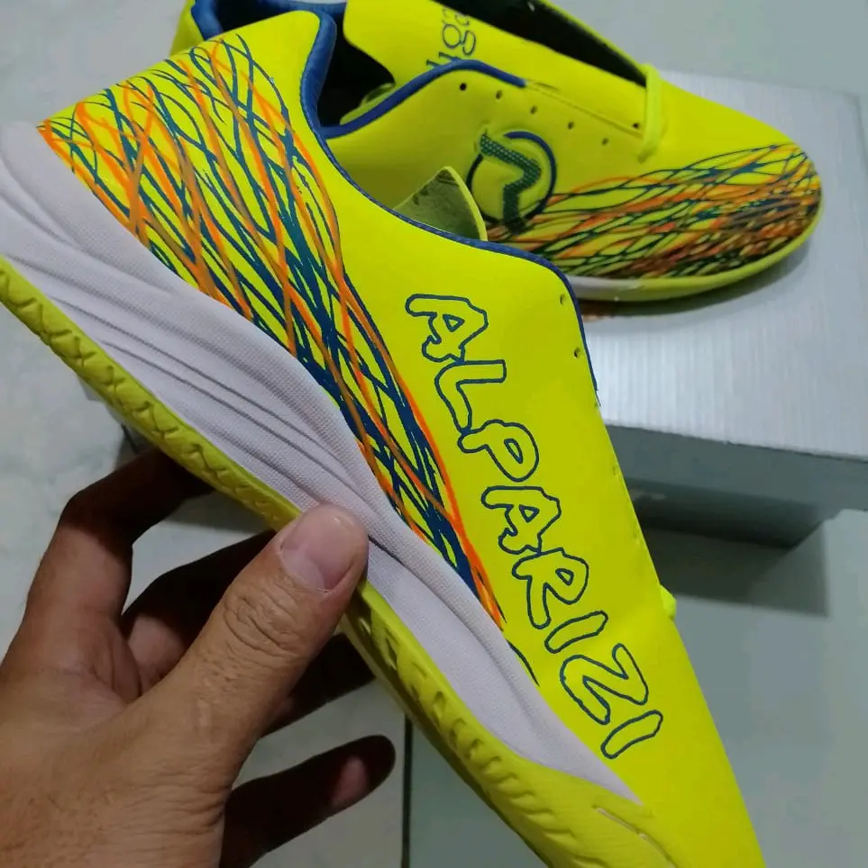 Sepatu Futsal Alligator Alparizi Bonus kaos kaki dan deker