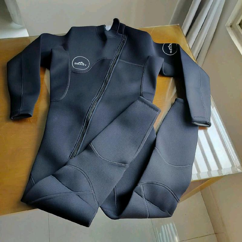 Đồ lặn biển chuyên nghiệp cho nam cao su 3mm hiệu Sbart 1500 khoá trước, giữ ấm, cản gió.