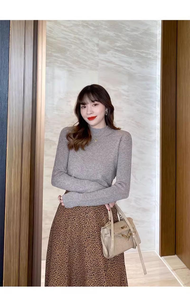 Product Introduction of High-End Western Style Inner Wear Bottoming Shirt for Women 2024 Spring and Autumn New Style Wooden Ear Mock Neck Sweater Knitwear Top 11