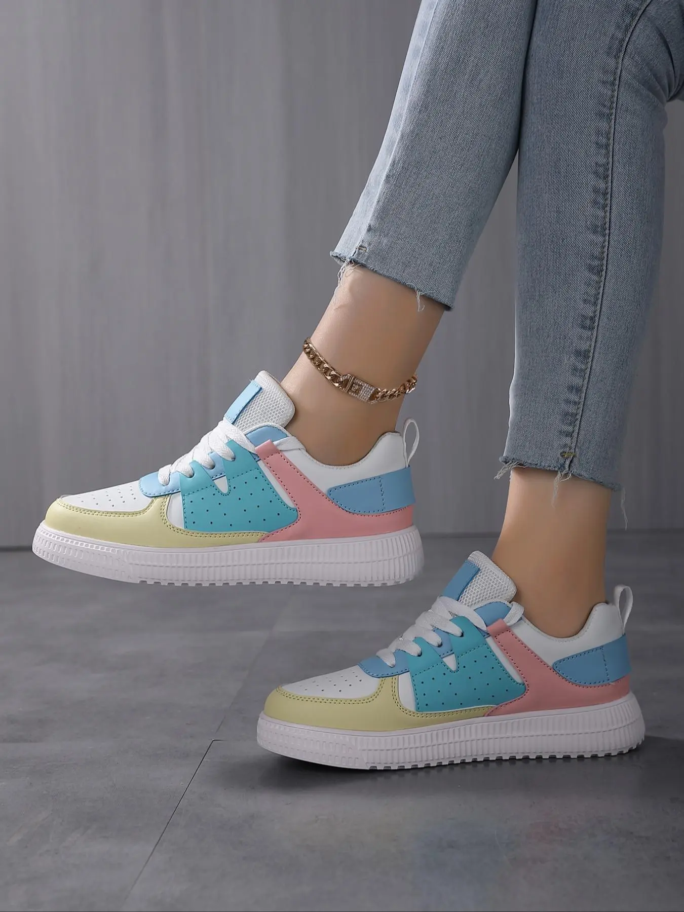 Women's Fashionable Colorblock Patchwork Lace Up Low Top Sneakers, Casual Comfortable Breathable Sports Shoes, Female All-match Round Toe Shoes for Daily Wear