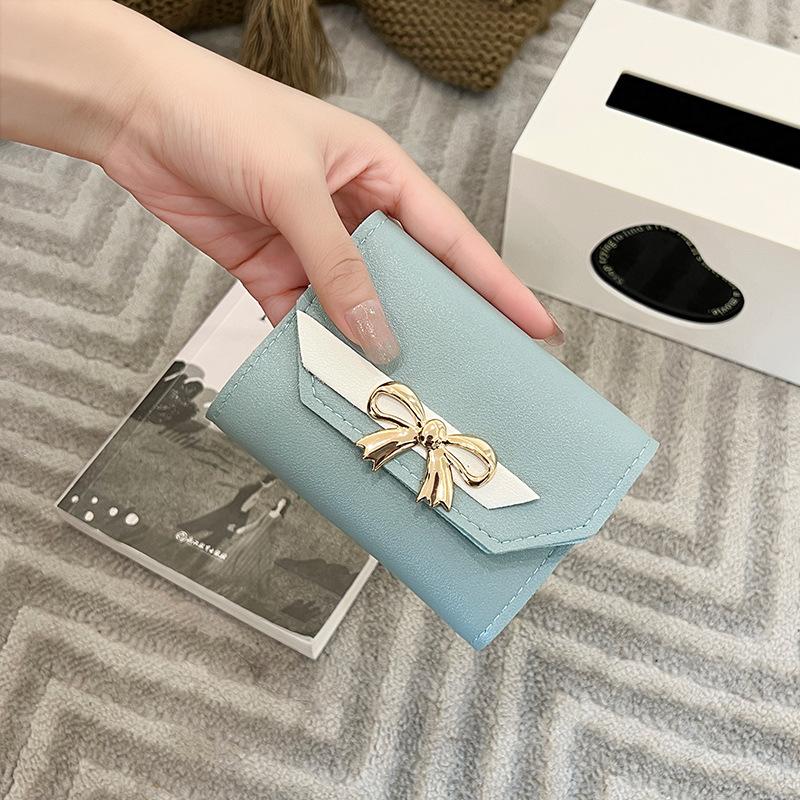 Product Introduction of Ví Nữ Hàn Quốc, Hàng Mới Về, Kiểu Dáng Ngắn Sang Trọng, Thiết Kế Gấp Ba Nhỏ Thích Hợp Đựng Tiền Xu, Có Ngăn Đựng Tiền Xu, 2024 Hình Chữ Nhật Wallet 15