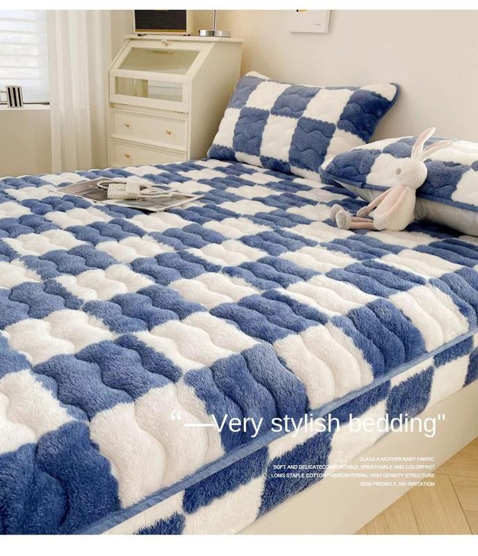 Product Introduction of Soft Warm Plush Mattress Protector Cover Winter Couple 2 People Black White Plaid Elastic Fitted Sheet Bed Protection Pad 7