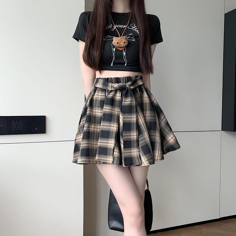 Product Introduction of Irregular Retro Plaid Skirt for Women, Summer Versatile Slimming Anti-Exposure American Style Hot Girl A-Line Pleated Short Skirt 3