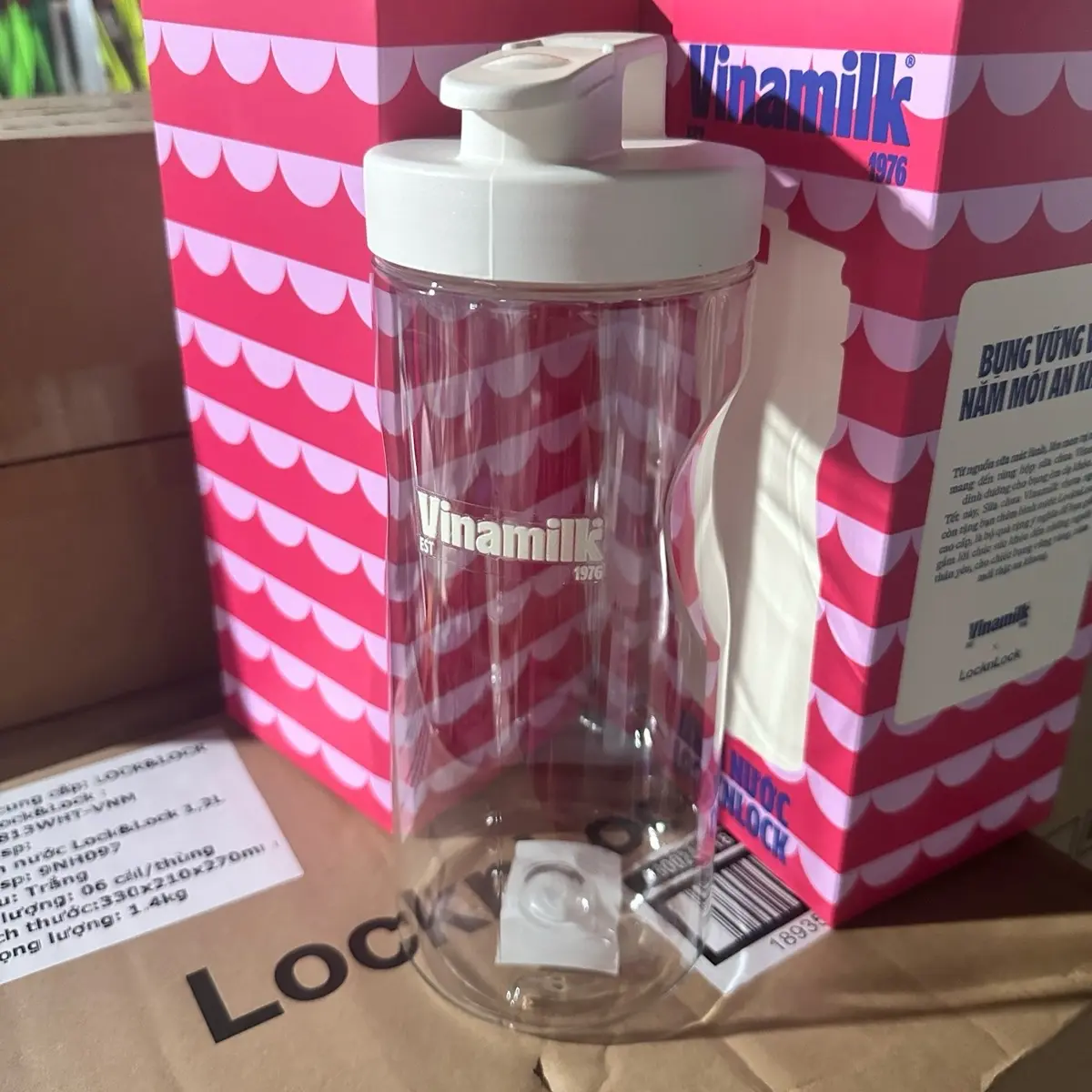 Bình nước lock&lock 1.2l tiện lợi