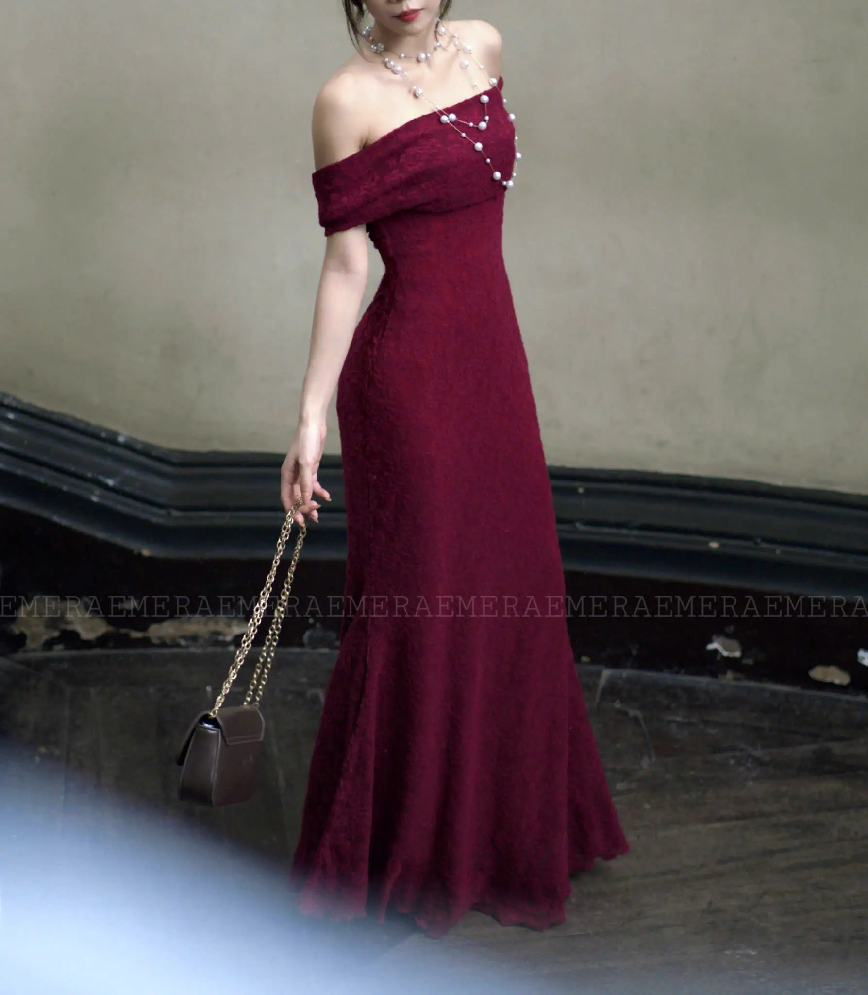 Váy Pearl Dress Đỏ Tía ôm body 2 lớp chất ren thun cao cấp, dáng dài, trễ vai đuôi cá mặc được nhiều kiểu Nữ Voan