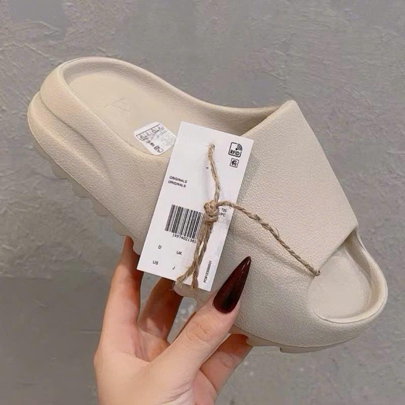 ( Tặng Vớ )Dép YZ Nhám Bản Cao Cấp - Dép Bánh Mì Quai Ngang Yz Slide Vân Nhám Đế Răng CưCao 5CM 1