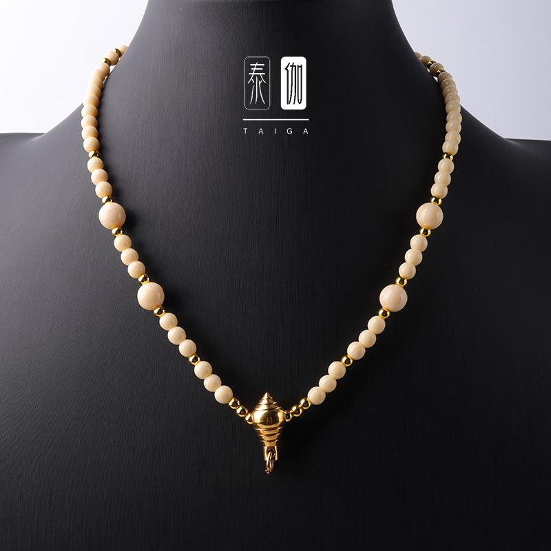 Product Introduction of New Original Thai Buddha Pendant Necklace Imitation Ivory Choker 45cm cm Short Chain High-end Elegant anting gold  frame 3