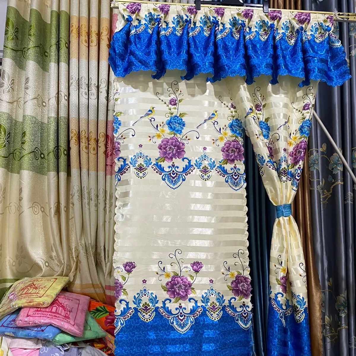 Rèm ( Màn ) Cửa Sổ, Cửa Lối Đi, Cửa Chính,... Gấm Bóng Chống Nắng In Hoa 1 Mặt Cản Sáng Xếp Con Xẻ Thân Treo Tường In Hoa 1 Mặt
