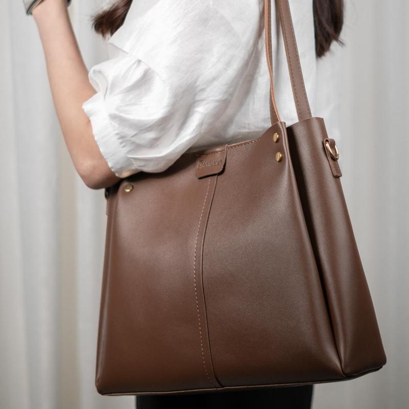 Tas Tot 2025 Warna (Coklat, Khaki, Hitam, Putih)! Kapasitas Besar  Bahan Lembut, Cocok Brown