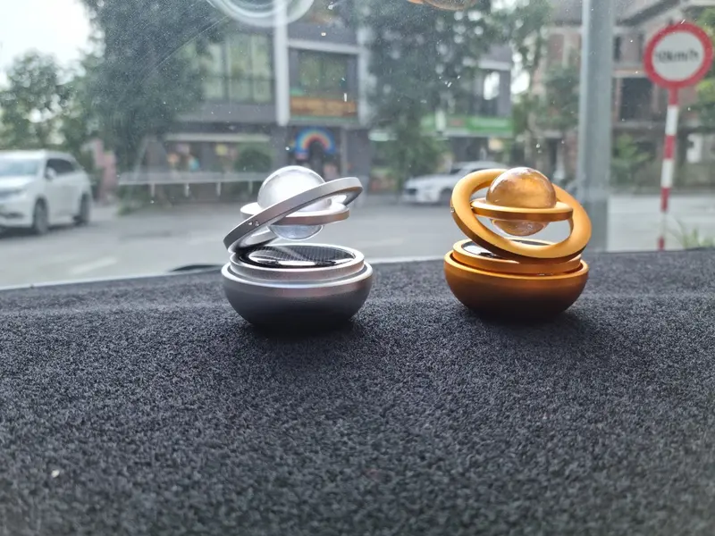 Vòng xoay vô cực - Sáp thơm Galaxy kim loại gắn tablo tự quay bằng năng lượng mặt trời Nội Thất 7