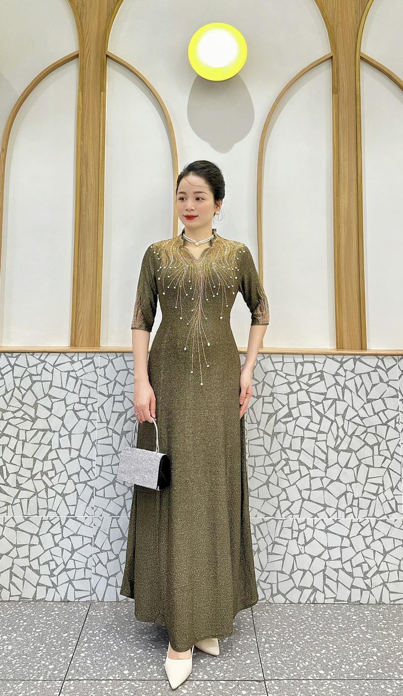 Product Introduction of Đầm Trung Niên Dáng Dài + Lửng K482 Vải Nhũ từ 50-80kg Ôm gọn Màu Đỏ Women Dress Kim Tuyến 15