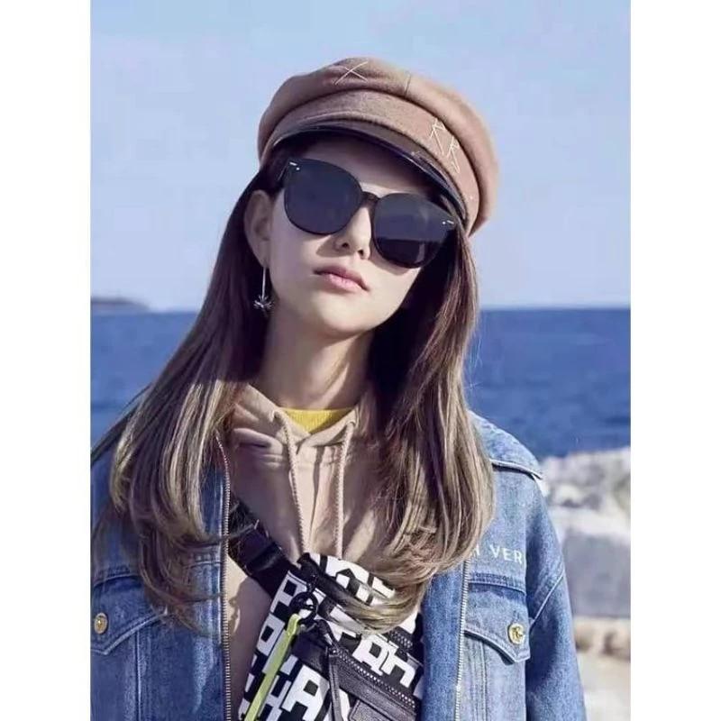 Product Introduction of KACAMATA KEKINIAN CASUAL LENSA HITAM PRIA WANITA OVERSIZE ANTI UV Eyewear Plastik 1
