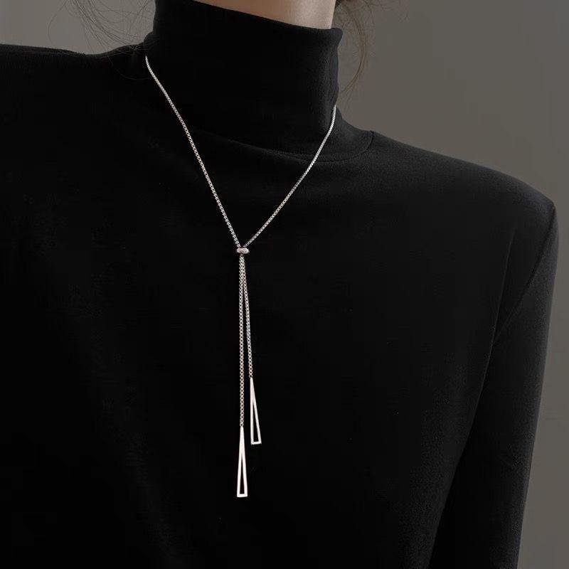 Product Introduction of Stylish Adjustable Necklace with Geometric Pendant Simple Fashionable Design Perfect for Everyday Wear and Special Occasions Quality Choker Chain Elegant Pull-Out Design Ideal Gift for Women 13