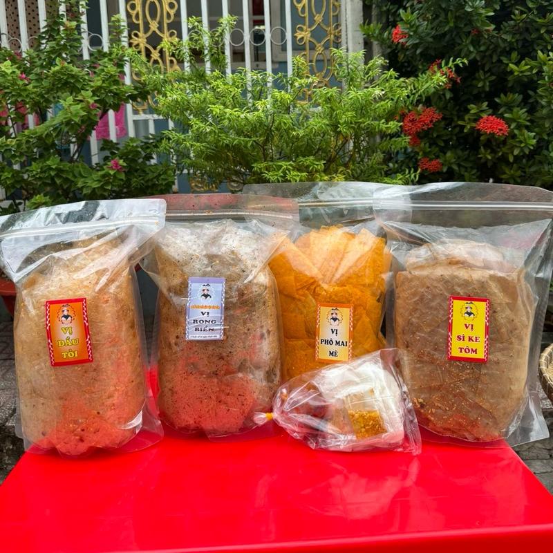 Combo 2ký bánh tráng: 500g phô mai mè + 500g muối tôm + 500g dầu tỏi +500g rong biển kèm 1 bịch dầu tỏi ớt rim Snack Ăn Vặt