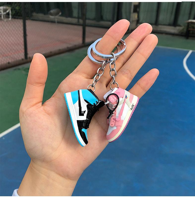 Product Introduction of Khuôn Giày 3D Mini Cho Nam Và Nữ, Móc Chìa Khóa Xe Hơi, Mặt Dây Chuyền Túi Thời Trang 1