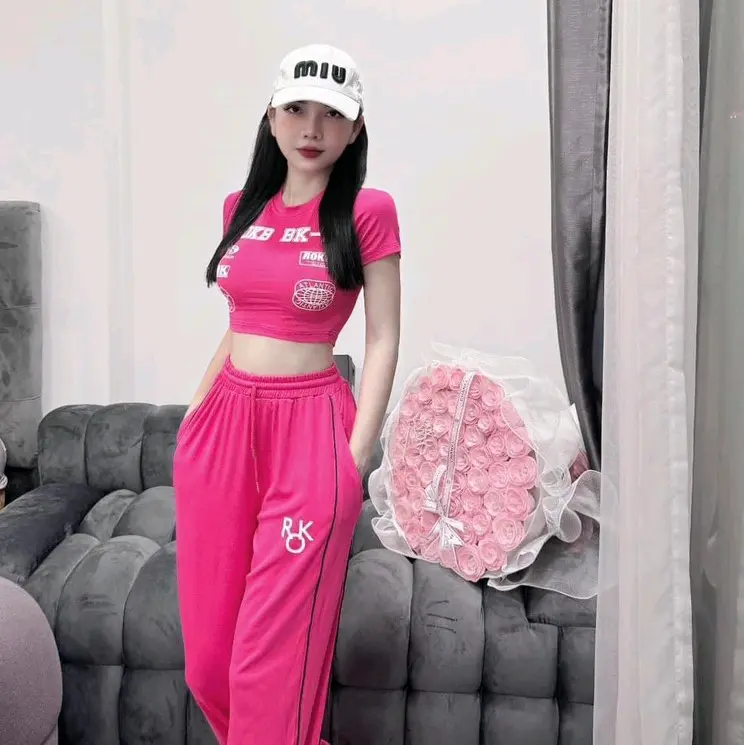 bộ coton thể thao  croptop in áo quần mặt tôn dáng ngang gối ️ bộ trắng