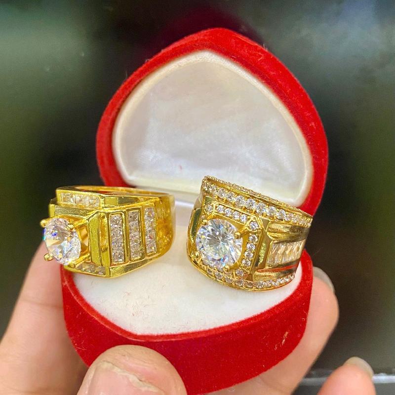 Nhẫn tay nam Mặt vuông - Mặt tròn - Mặt hình thoi hột đá trắng màu vàng 610 ( đồng vàng )