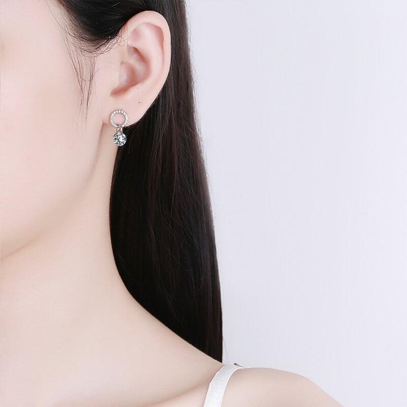 Product Introduction of (With Gra Certificate) Moissanite Diamond Earrings Noble Elegant Ear Studs 19