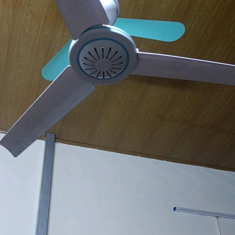 Quạt màn ,quạt trần mini kẹp Bình 12V sải cánh 90cm có vòng bi Fan QuạT