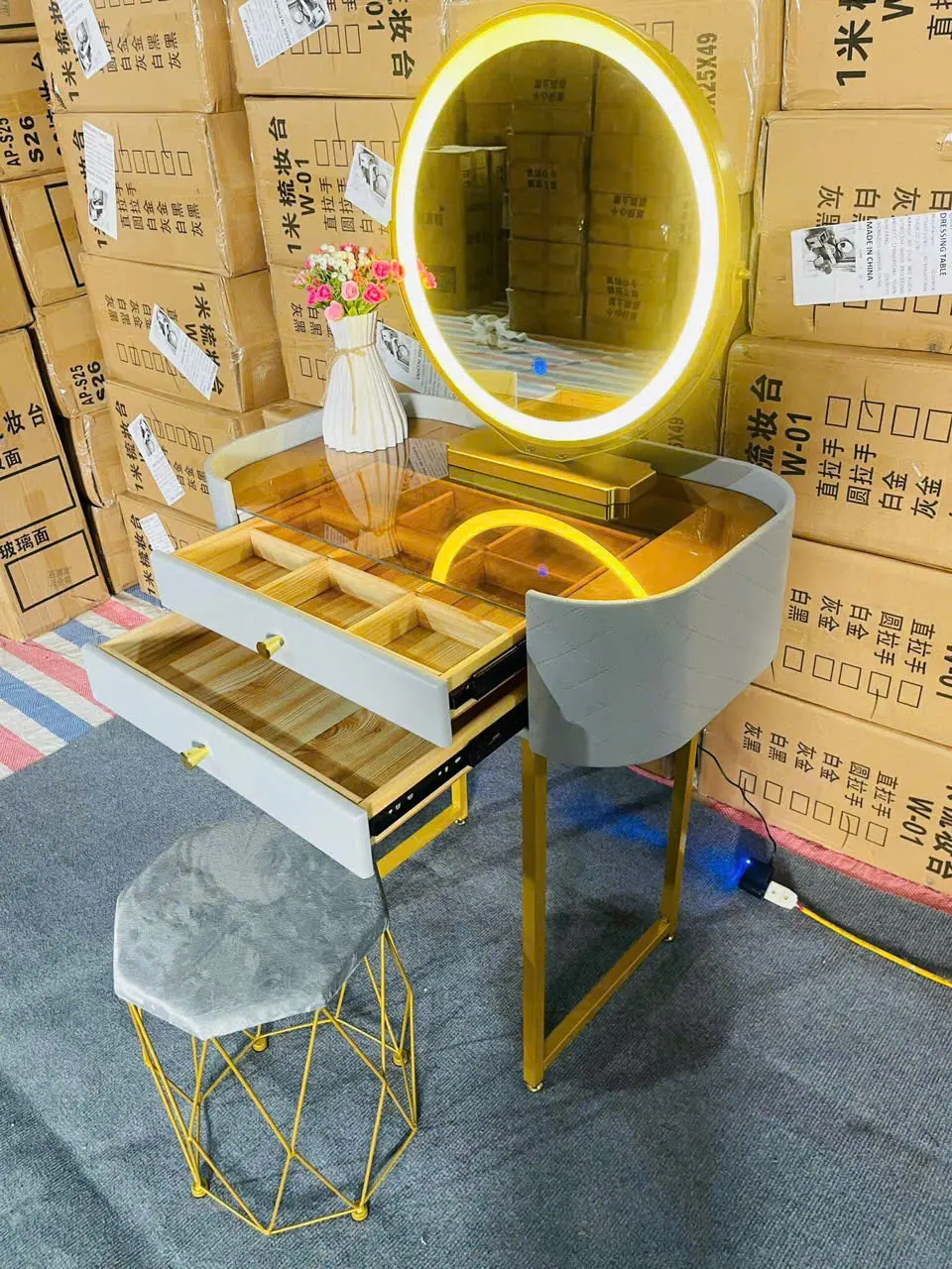 [Thanh lý] Bàn trang điểm nhập khẩu cao cấp - mã số 20 (Giá trực tiếp tại nhà máy)