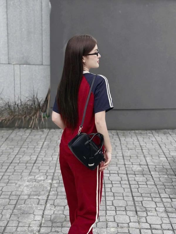 Set Bộ Phối Màu Chạy Sọc Nổi in chữ CLUB  chất cotton cổ bo dệt quần cạp chun co giãn có dây rút có túi phong cách thể thao năng động 2025 top 6