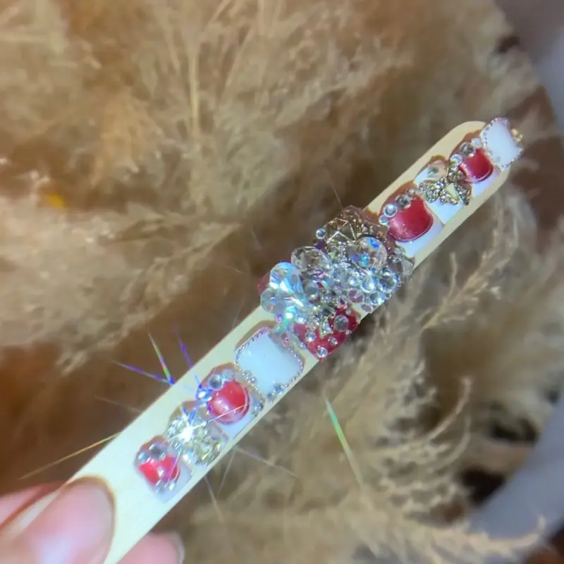 Nailbox móng chân đính đá( ảnh chụp cam thường)