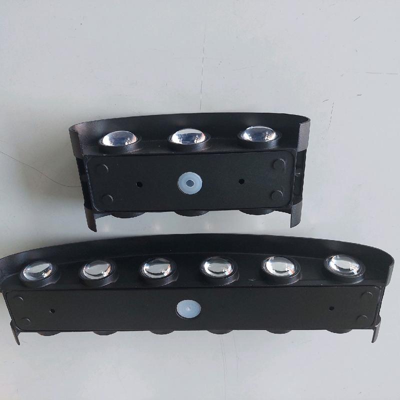 Đèn hắt tia vỏ đen 2w x 6, ánh sáng vàng 0