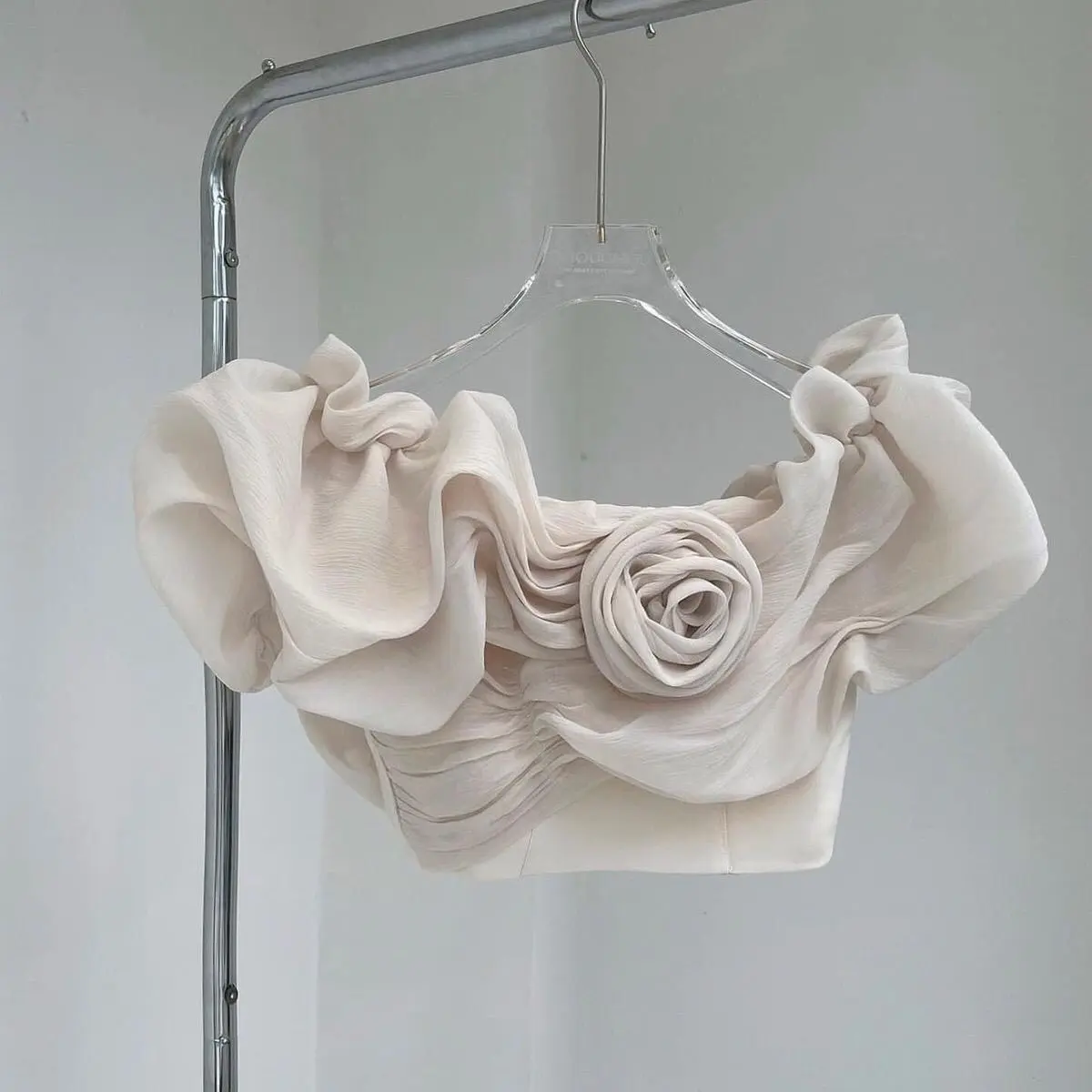 Áo croptop trễ vai hoa bồng bềnh thiết kế_ChuMij