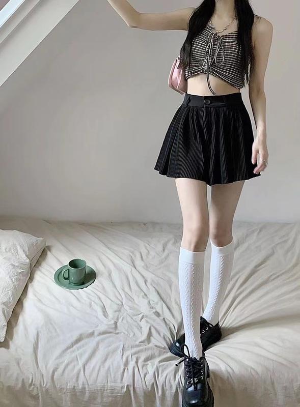 Product Introduction of M-4XL Wide-Leg Skort 40-100kgluomandss in Stock Shorts Women 2023 New Summer Outerwear Summer Pleated A- line Skirt Women's Small High Waist Wide-Leg Skort plus Size Extra Large Size Oversize Fat Big Size Women Shorts Bottom Pants Style Lingerie 21