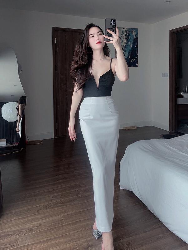 BC076- Chân váy bút chì dài 90- 95cm chất chéo Nhật có sẻ sau 2lớp full. LIN.DESIGN