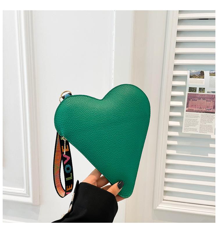 Product Introduction of Special-Interest Design Love 2024 Winter New Good-looking This Year's Popular Coin Purse Clutch Korean Women Bag Tide 19