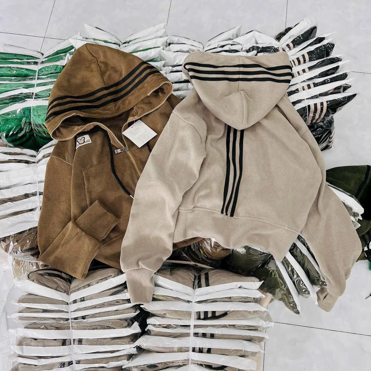 [HCM]Áo khoác Nhung Gân Cao Cấp Kiểu form Lửng Phối Kẻ Sọc ( Đủ màu+ hình thật ) aokhoac chongnang Menswear Nam Cổ Tròn Jacket