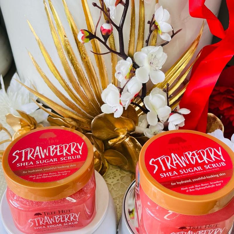 Tẩy Tế Bào Cơ Thể Tree Hut Shea Sugar Scrub Strawberry-255g Dưỡng Da Body Dưỡng Body 2