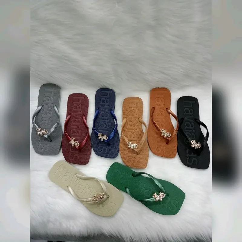 (Chon lùi 1 size)Dép Kẹp Xốp Nữ Thời Trang Đính Khóa Chất Liệu Xốp Nhẹ DéP 0