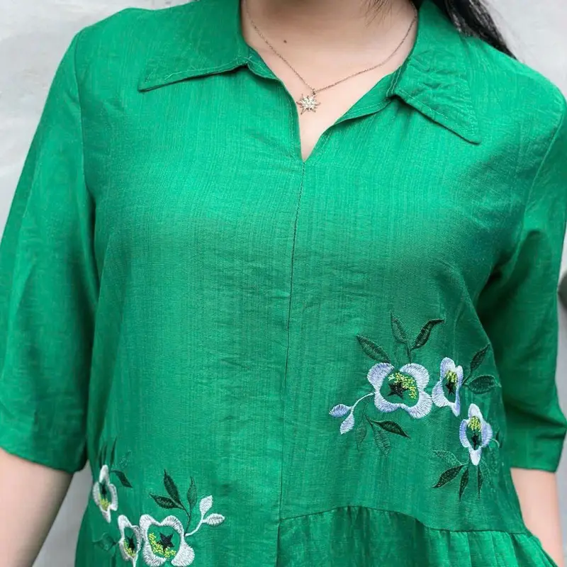 Mã BH40 – Đầm Bách Hoa trung niên, cổ sơ mi không chân xẻ V, tay ngắn, dáng xòe lệch tầng, thêu hoa 5D,  che khuyết điểm tốt 6