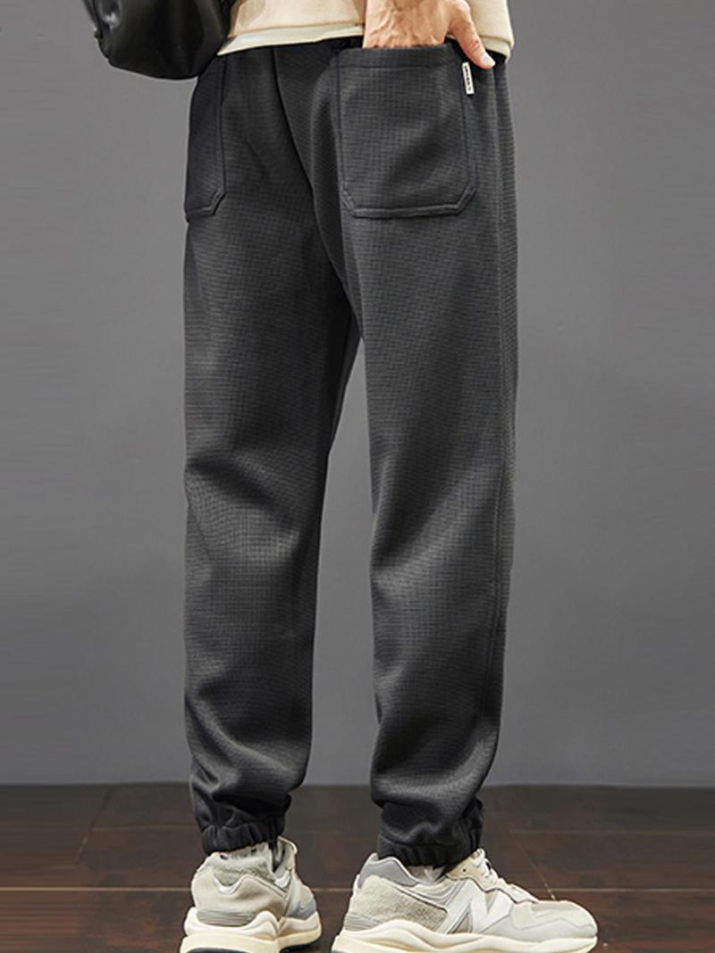 Product Introduction of Men's Solid Color Patched Drawstring Waist Thermal Lined Pants, Casual Comfy Regular Fit Elastic Waist Pocket Trousers for Daily Wear, Men's Bottoms for All Seasons 5