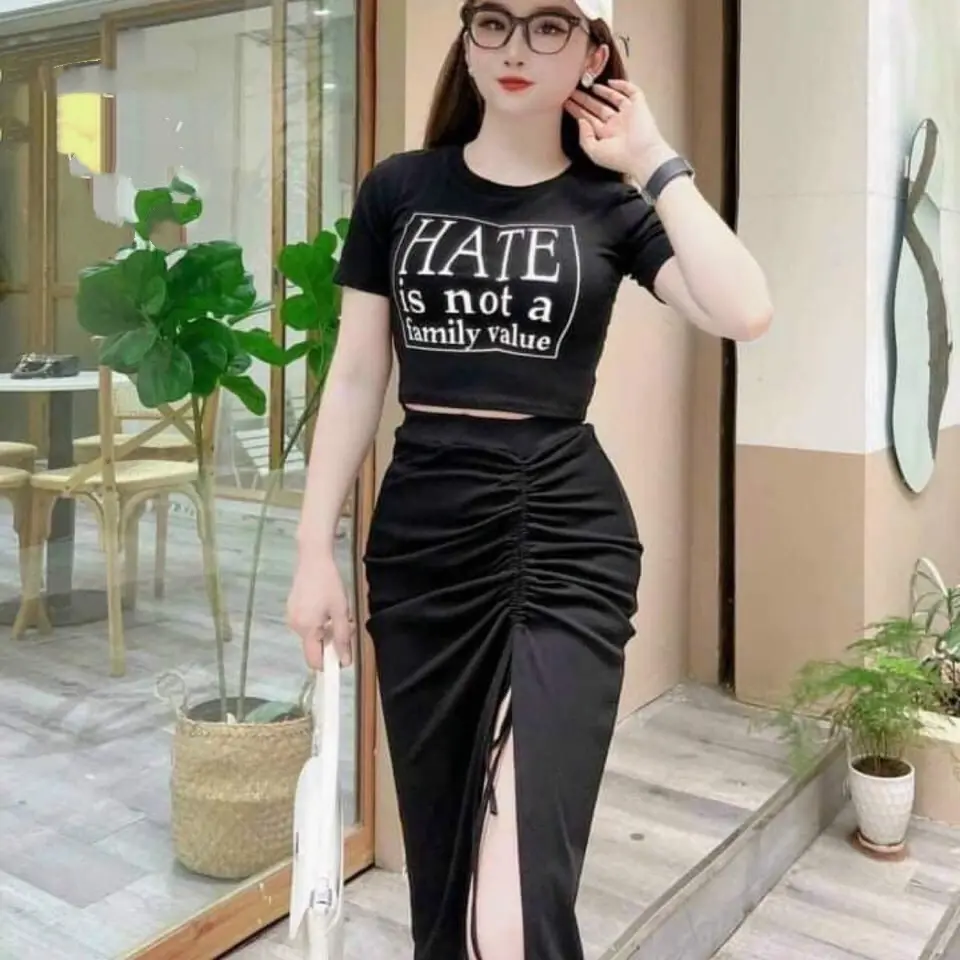 Sét áo thun croptop + chân váy rút xẻ tà