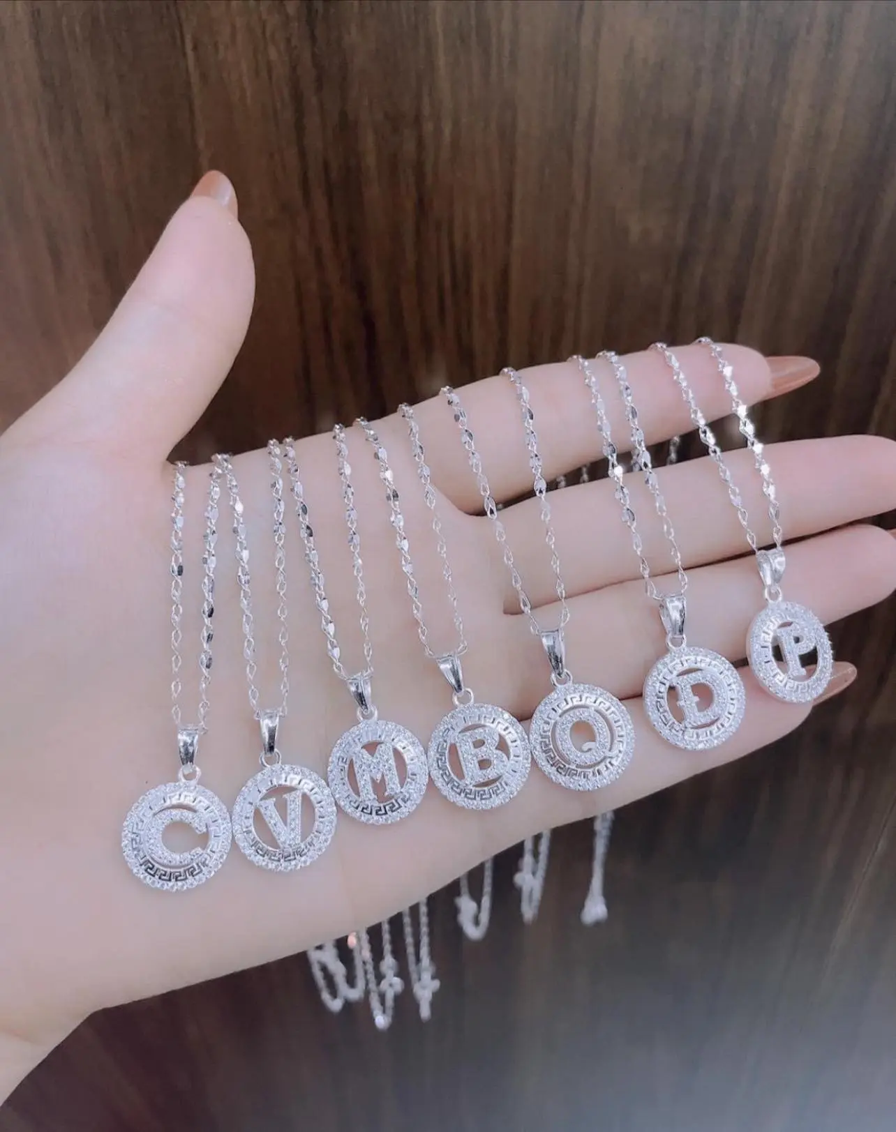 dây chuyền mặt chữ tròn đính full đá