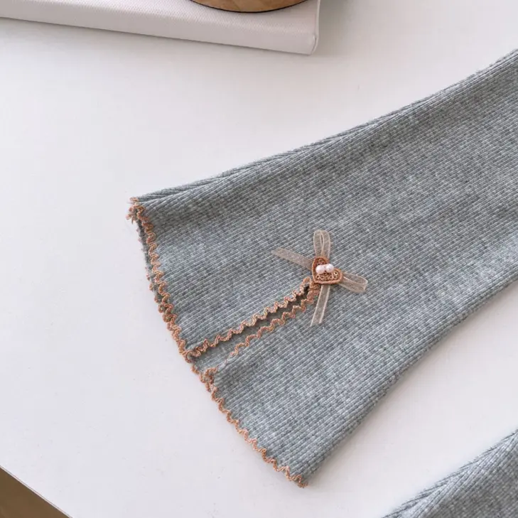 Quần ống loe cho bé gái, dễ phối đồ, thích hợp cho mùa xuân và mùa thu, quần legging tua rua, mỏng, có thể mặc ngoài trời, quần co giãn cho trẻ em 4