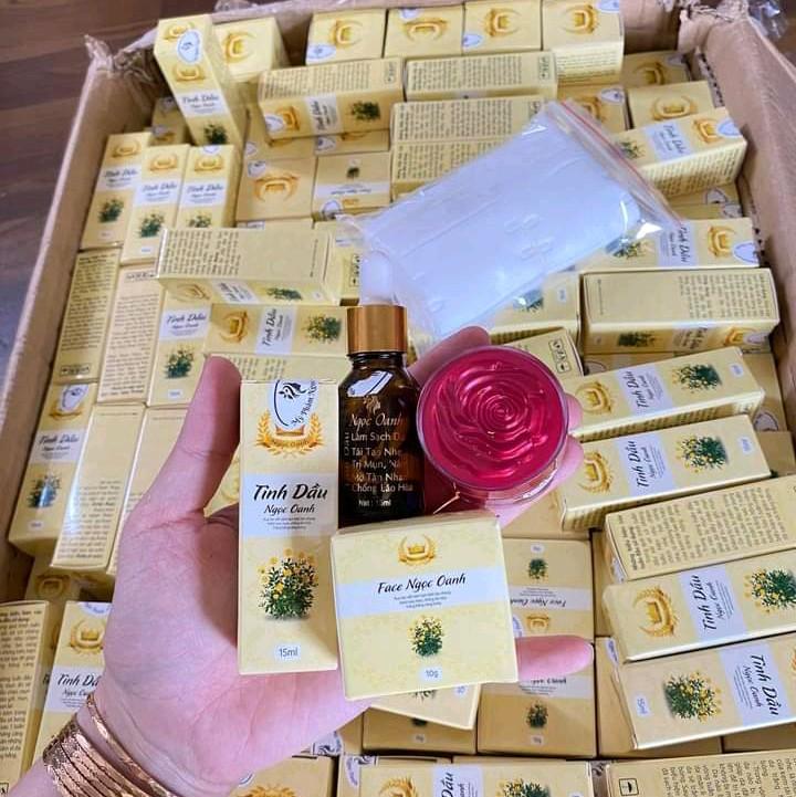 combo kem face Ngọc Oanh tặng kèm bông tẩy trang kem mụn biretix