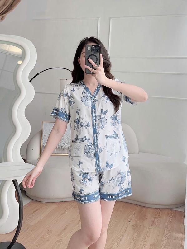 Bộ đồ Nữ mặc nhà cổ Y CLOVER BDL24010 thiết kế tay cộc quần đùi hoạ tiết phối hoa cúc Lịch sự