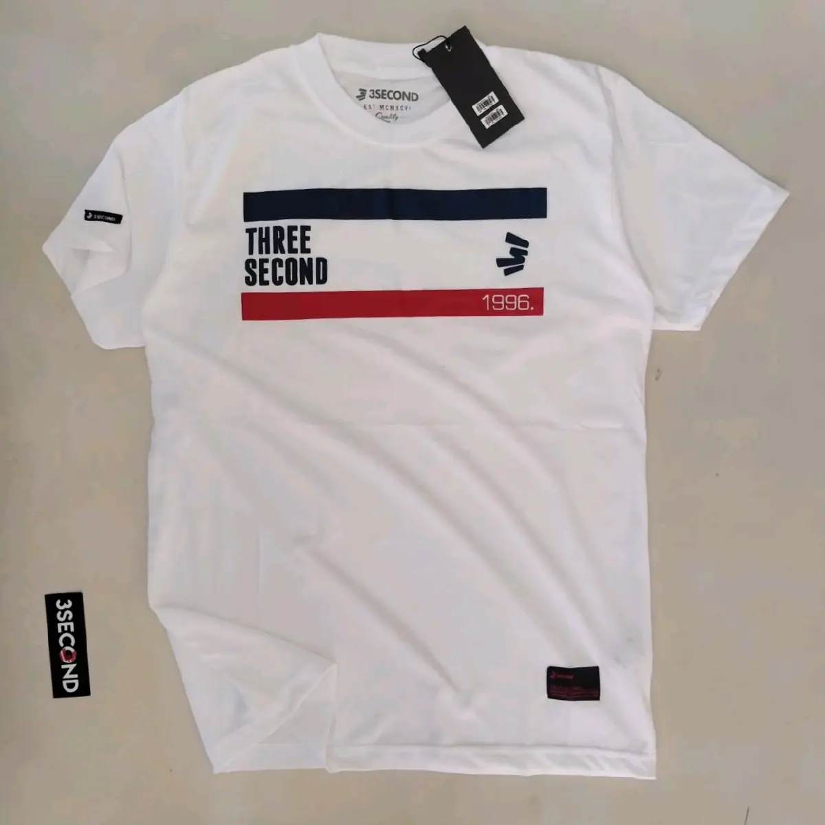 Kaos Distro Pria Lengan Pendek Katun Free Stiker P040 Best Seller Santai Baju Simple Combed Sablon High Lembut Nyaman Tshirt